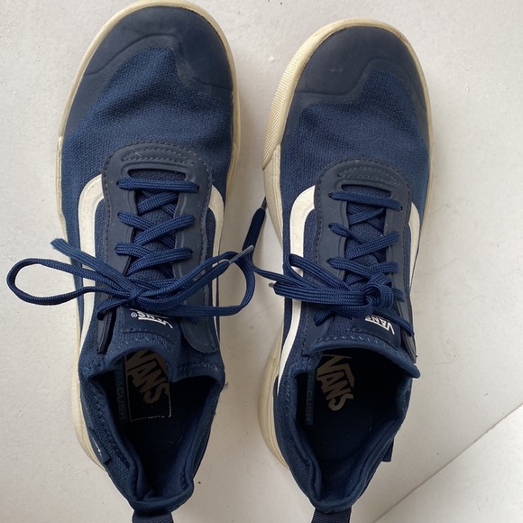 Vans ultra range in navy blue/creme color. - Picture 2 of 10